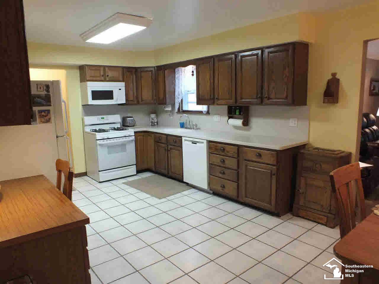 11710 Wells Road Petersburg, MI 49270 - Photo 8 of 22 Kitchen (C)
