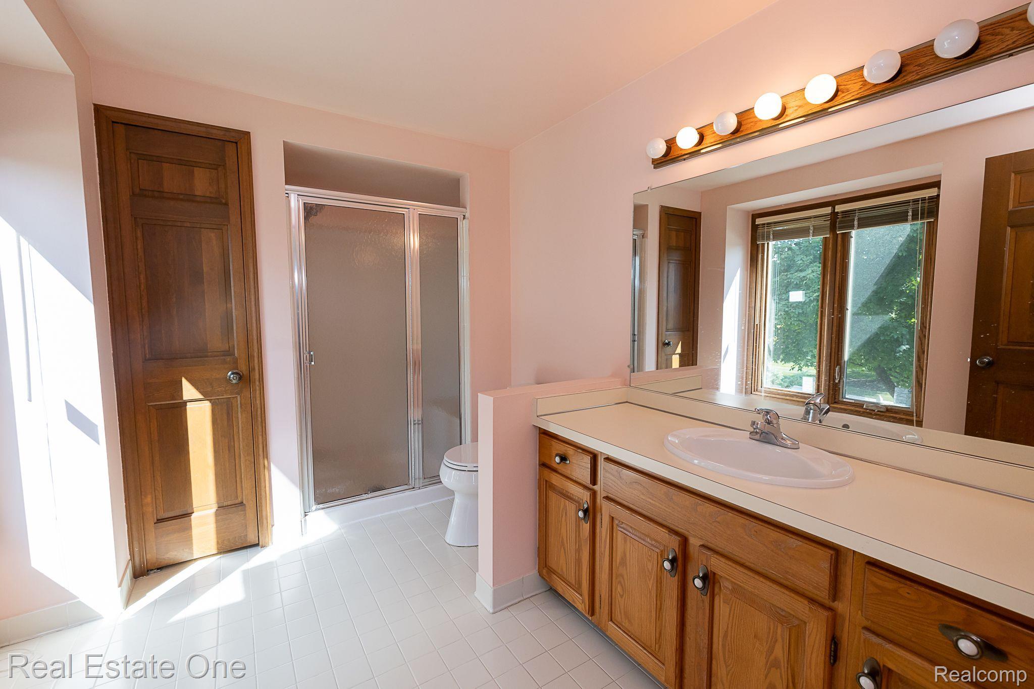 3193 Salem Drive Rochester, MI 48306 - Photo 35 of 47 Gallery Image 35