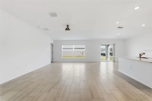 $3,300 | 8808 Bay Leaf Drive, Parrish, FL 34219