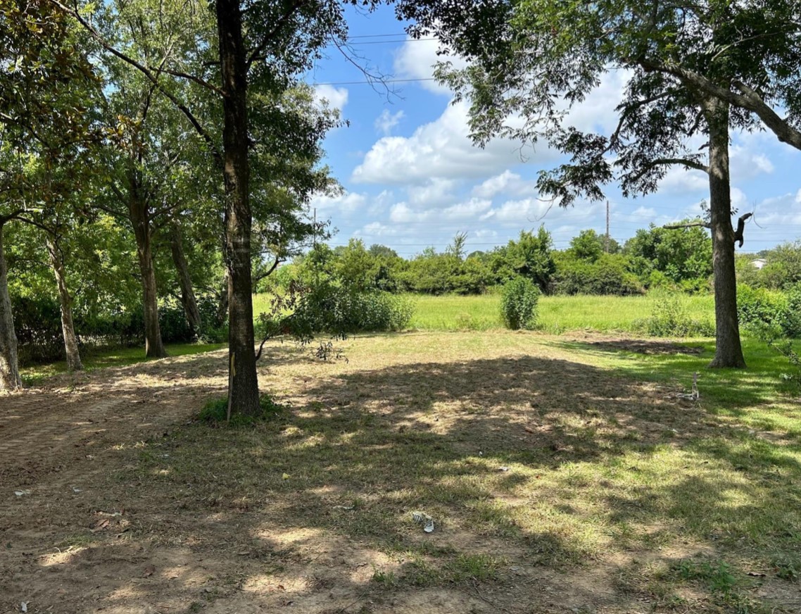 8729 Cloverdale Beaumont, TX 77705 - Photo 6 of 7