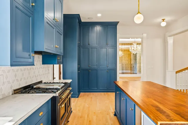 $1,450,000 | 220 St Lawrence Avenue, Janesville, WI 53545