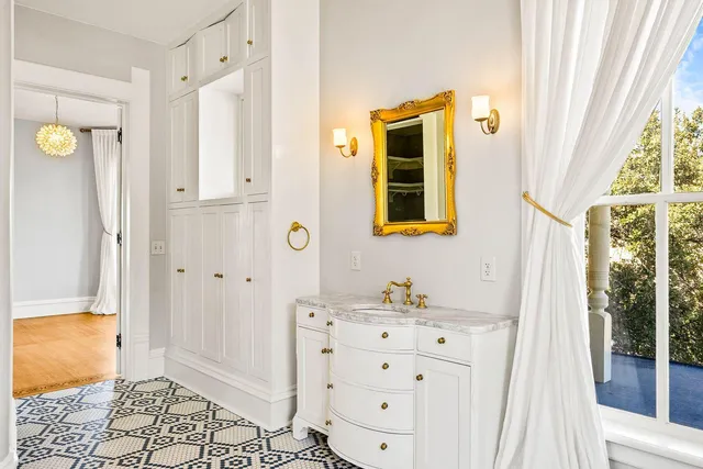 $1,450,000 | 220 St Lawrence Avenue, Janesville, WI 53545