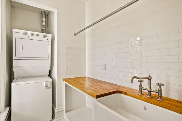 $1,450,000 | 220 St Lawrence Avenue, Janesville, WI 53545