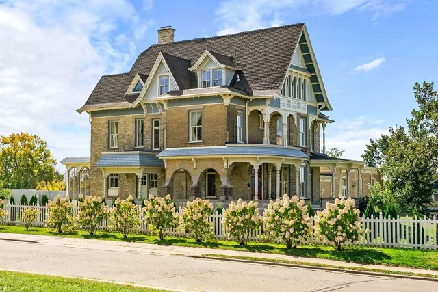 $1,450,000 | 220 St Lawrence Avenue, Janesville, WI 53545