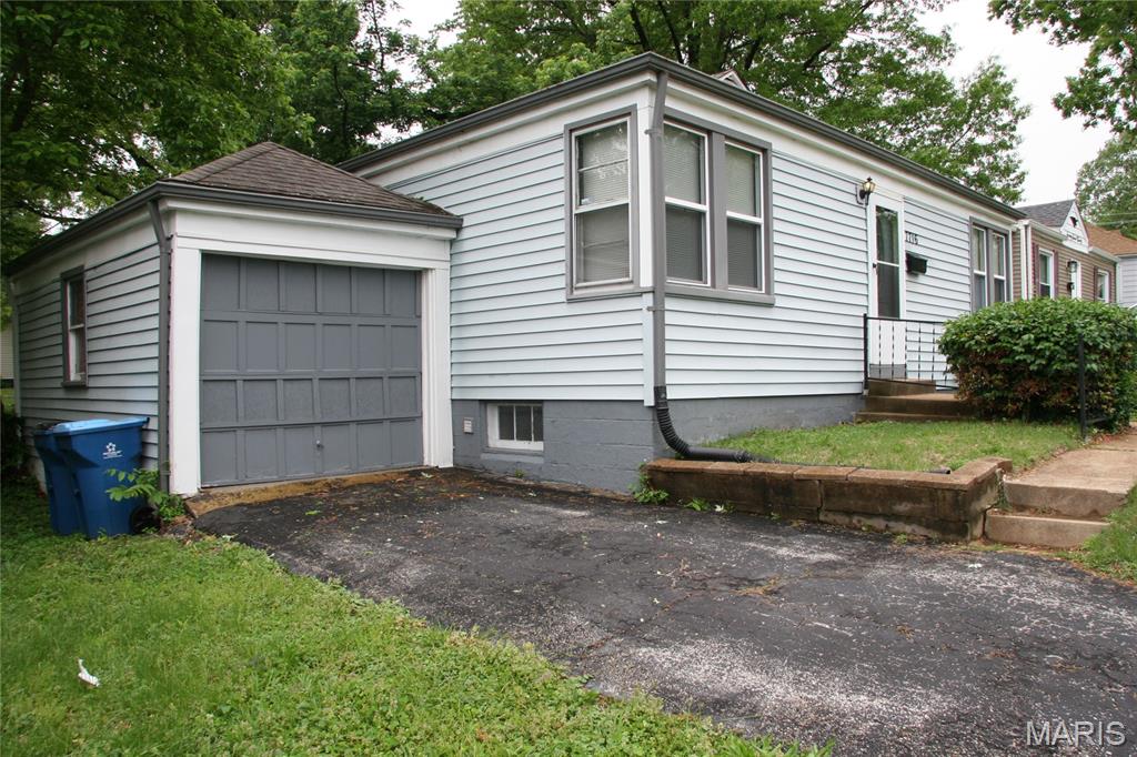 7716 Brocton Court St. Louis, MO 63121 - Photo 3 of 16