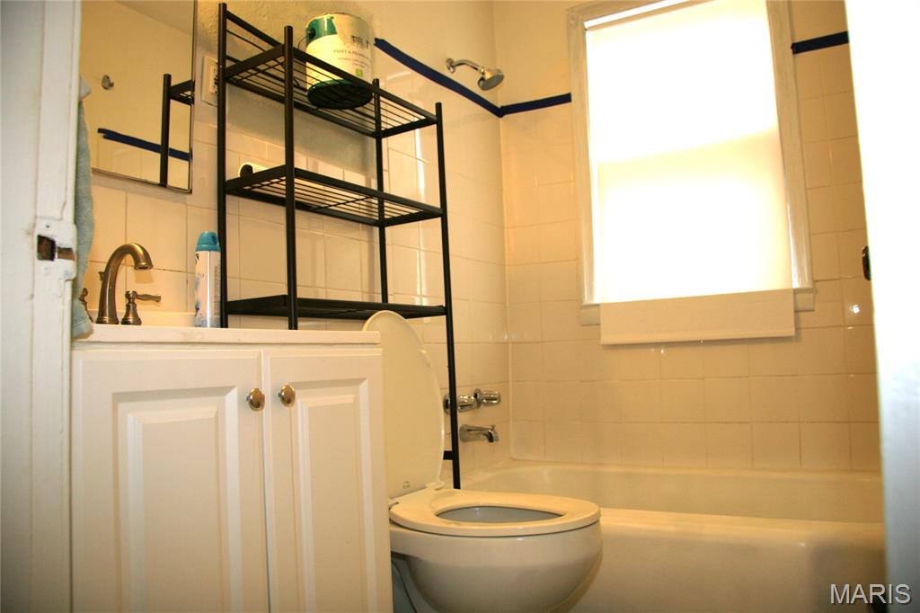 7716 Brocton Court St. Louis, MO 63121 - Photo 10 of 16