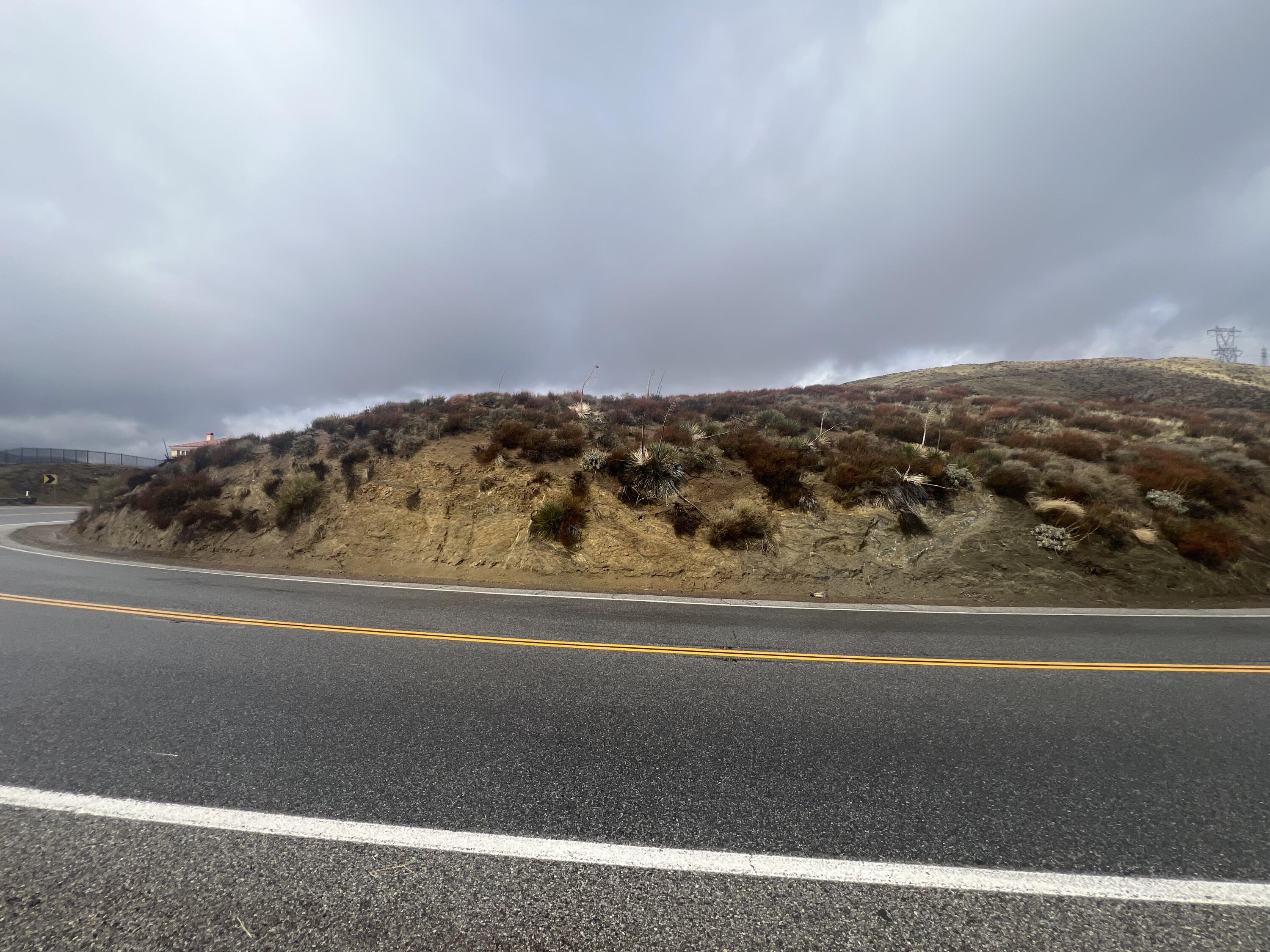 65 Stw Road Palmdale, CA 93551 - Photo 2 of 13 a view of sky view