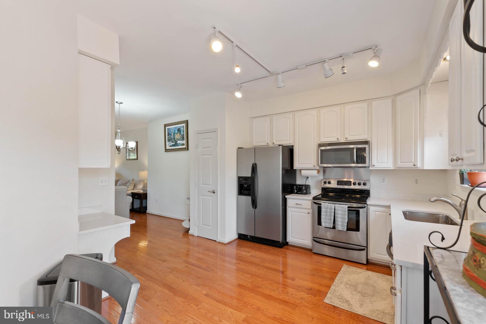 9240 Lorton Valley Road Lorton, VA 22079 - Photo 17 of 35 Big kitchen