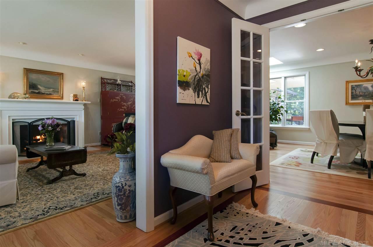727 North Renaud Road Grosse Pointe, MI 48236 - Photo 2 of 37 31308176-1.JPG