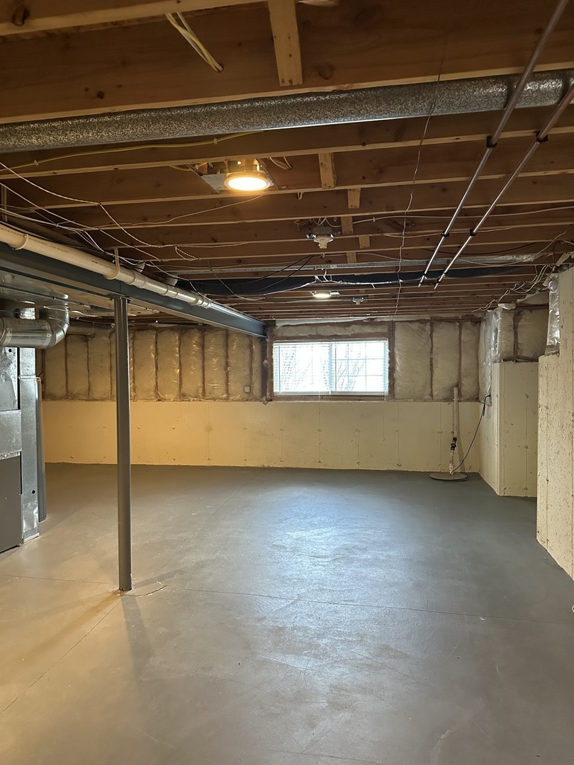 2805 Cattail Court, Unit D Wauconda, IL 60084 - Photo 23 of 30 a view of an empty room