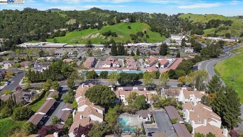 $725,000 | 427 Chalda Way, Moraga, CA 94556