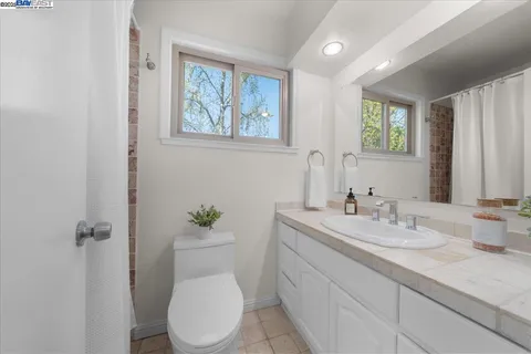 $689,000 | 427 Chalda Way, Moraga, CA 94556