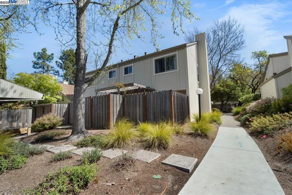 $689,000 | 427 Chalda Way, Moraga, CA 94556