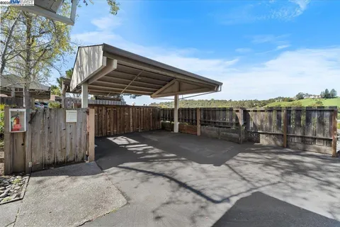$725,000 | 427 Chalda Way, Moraga, CA 94556