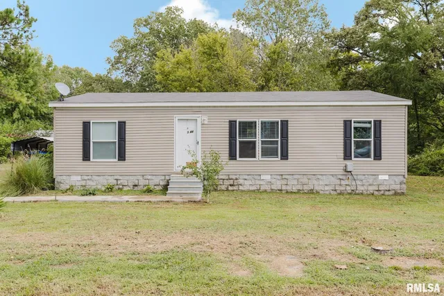 $158,500 | 344 Seba Street, Hurst, IL 62949