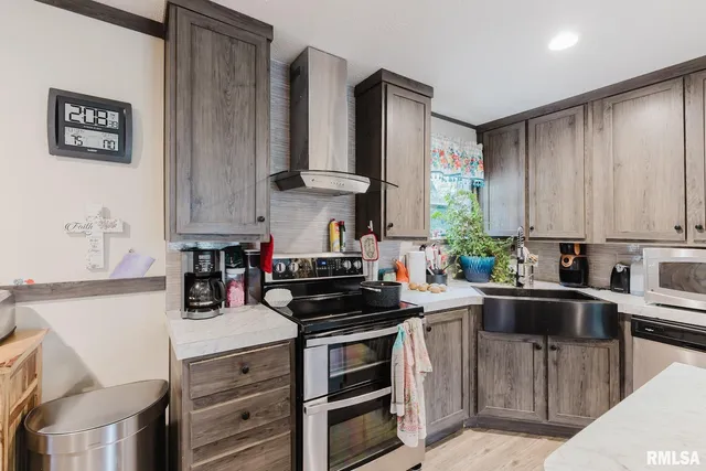 $158,500 | 344 Seba Street, Hurst, IL 62949