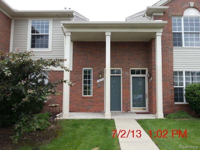 1970 Flagstone Circle Rochester, MI 48307 - Photo 1 of 18 20130702_130220.jpg