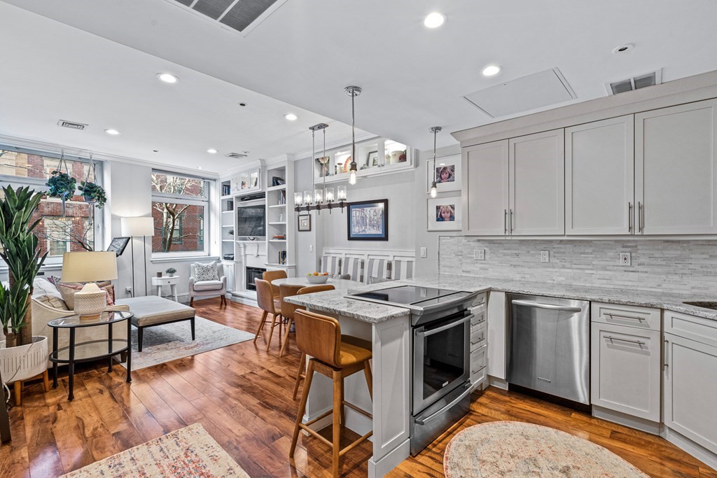 300 Commercial Street, Unit 209 Boston, MA 02109 - Photo 2 of 18