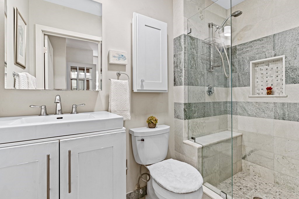 300 Commercial Street, Unit 209 Boston, MA 02109 - Photo 9 of 18