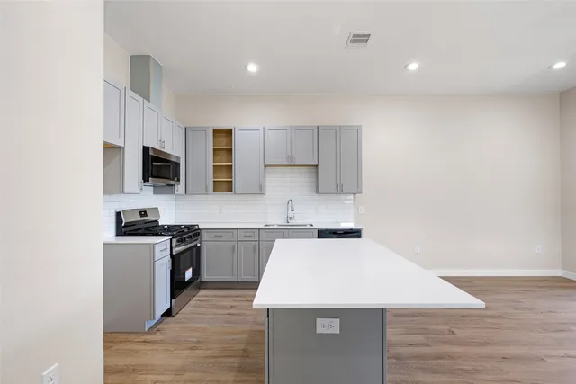 $1,800 | 9409 Clinton Drive, Unit A, Houston, TX 77029