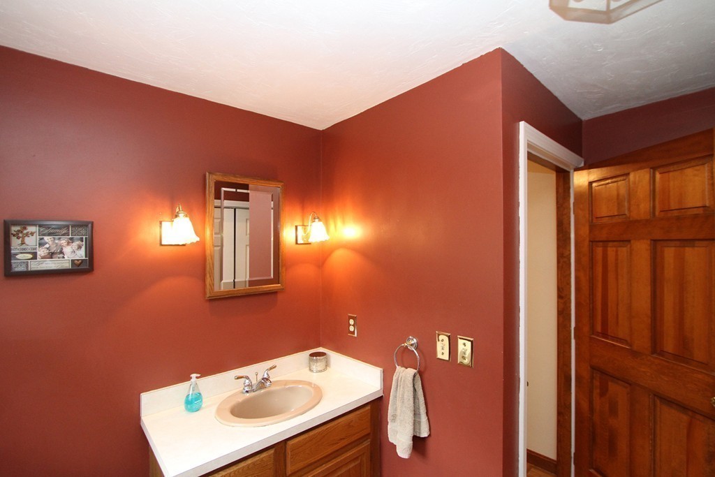 7 Reed Farm Road Lakeville, MA 02347 - Photo 15 of 27 Gallery Image 15