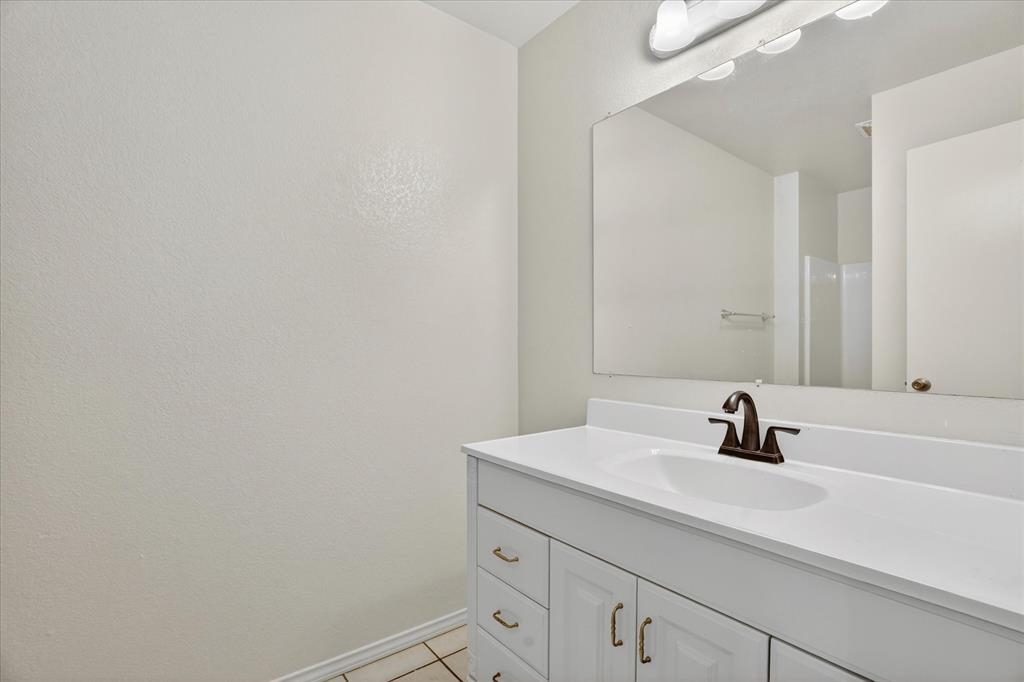 4697 Holbrook Road Springtown, TX 76082 - Photo 16 of 35
