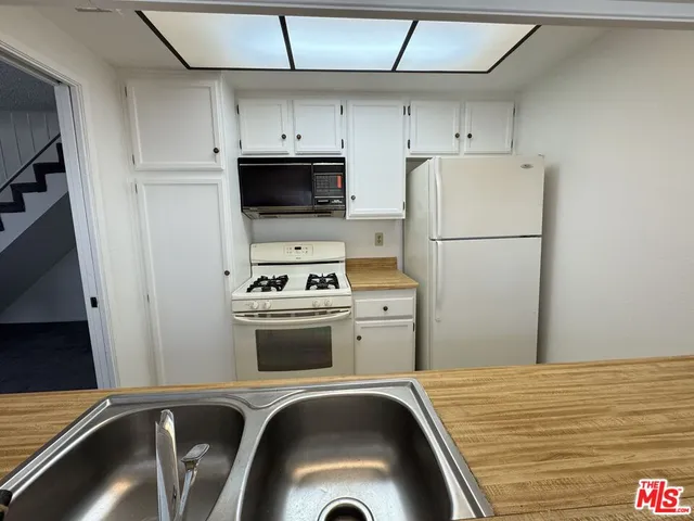 $350,000 | 157 South Wilmington Avenue, Unit L, Compton, CA 90220