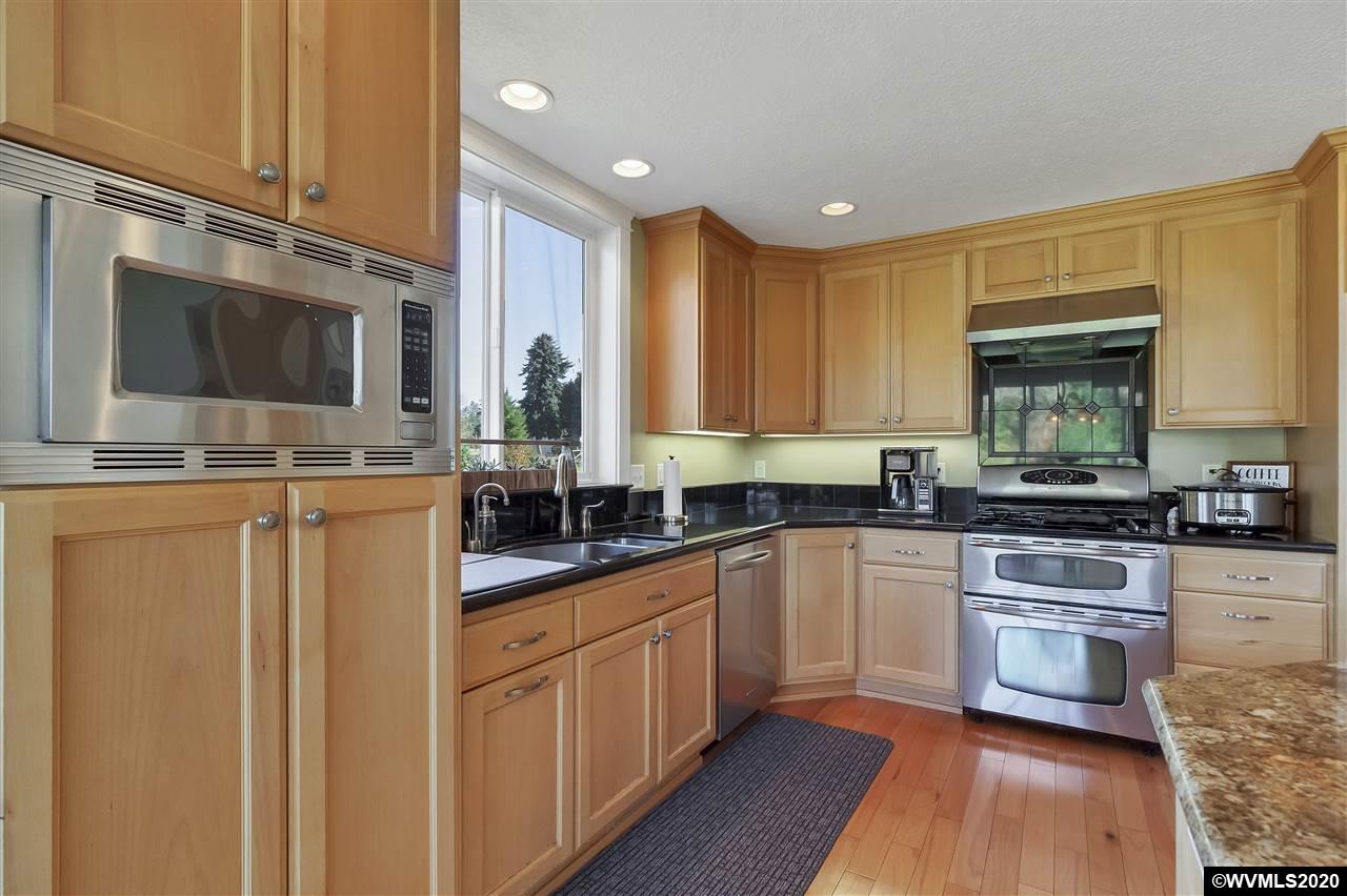 3565 Rhododendron Lane Southeast Salem, OR 97317 - Photo 14 of 31