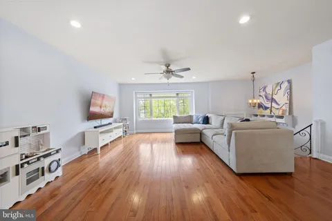 $600,000 | 2133 Blackhorse Drive, Warrington, PA 18976