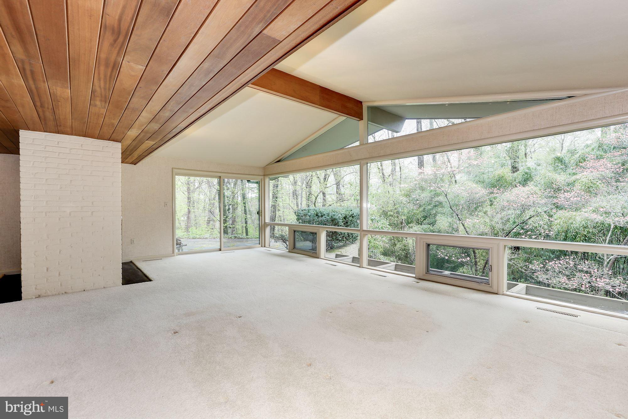 5716 Bent Branch Road Bethesda, MD 20816 - Photo 4 of 30 Main Level - Living Room