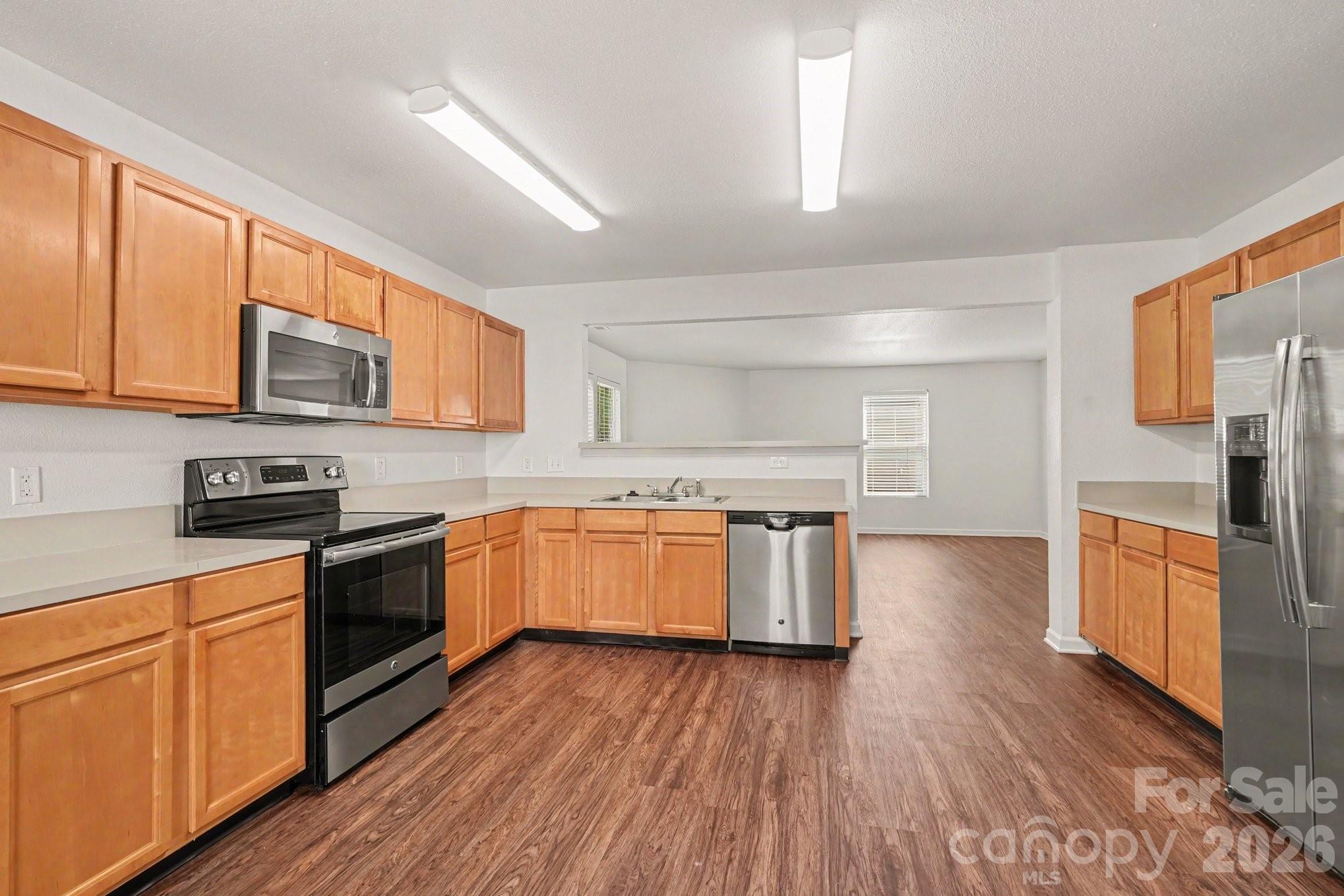 8401 Rockmoor Ridge Road Charlotte, NC 28215 - Photo 8 of 23 Gallery Image 8