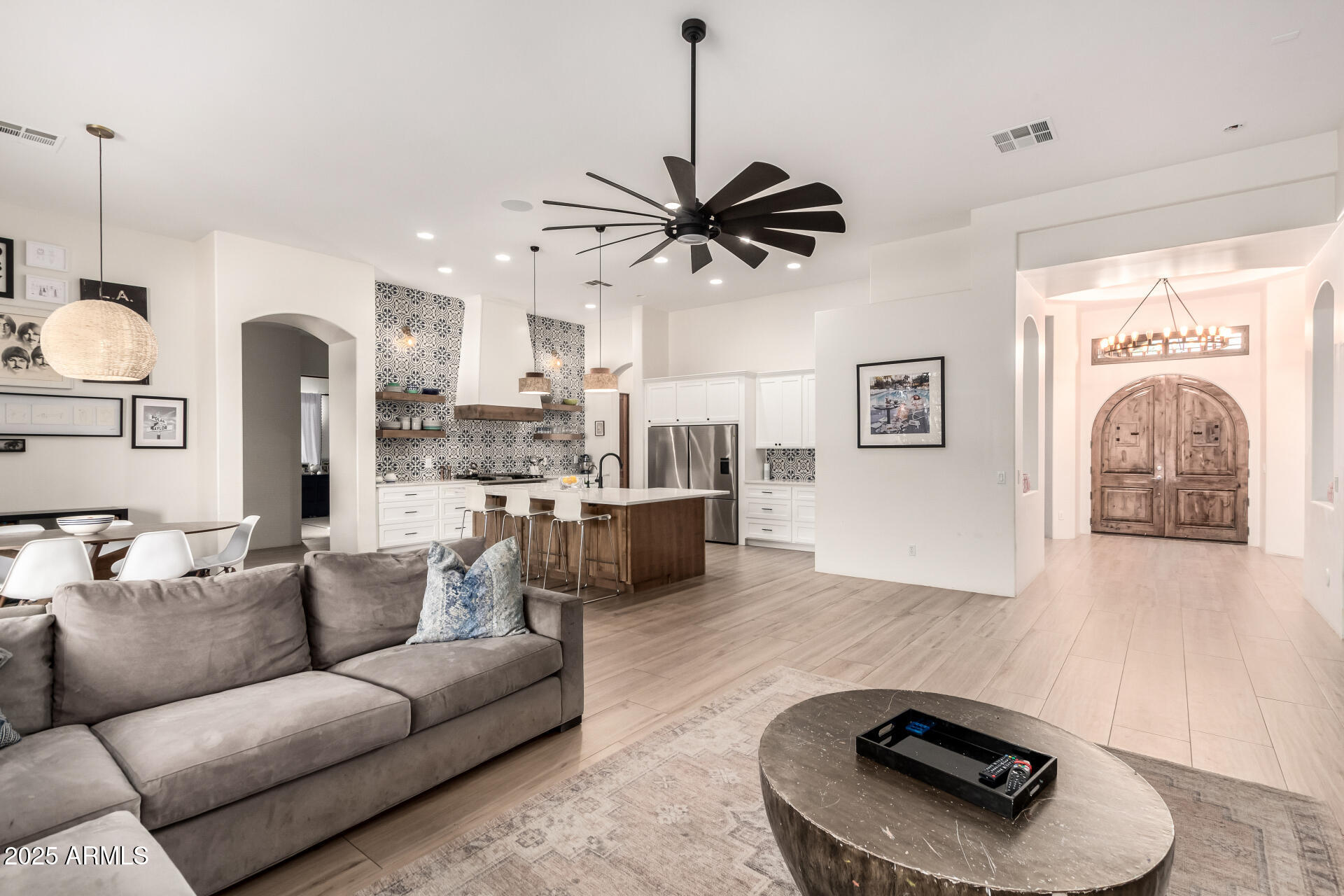 1611 West Pearce Road Phoenix, AZ 85041 - Photo 15 of 52 Large great room
