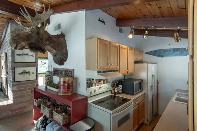 $1,425,000 | 33992 Sunrise Island Road, Crosslake, MN 56442