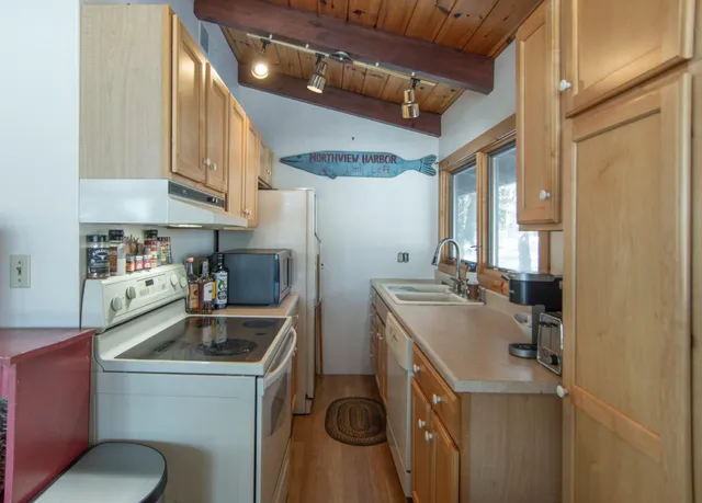 $1,425,000 | 33992 Sunrise Island Road, Crosslake, MN 56442