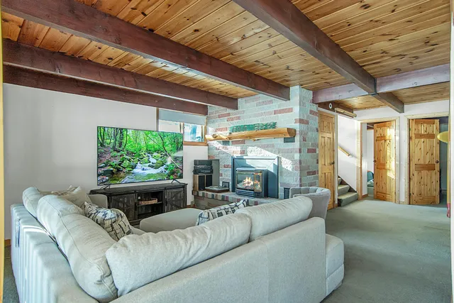 $1,425,000 | 33992 Sunrise Island Road, Crosslake, MN 56442