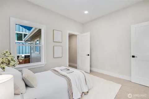 $998,000 | 8226 Meridian Avenue North, Seattle, WA 98103