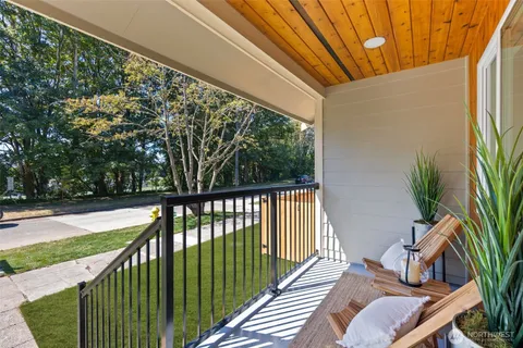 $998,000 | 8226 Meridian Avenue North, Seattle, WA 98103