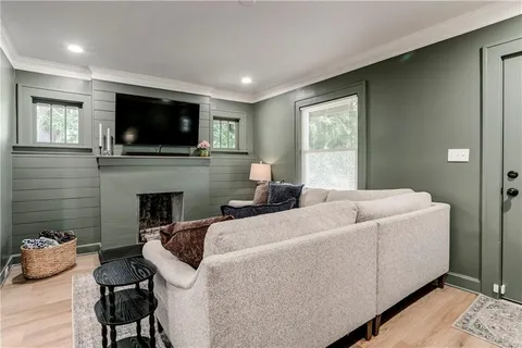 $289,000 | 921 East 79th Terrace, Kansas City, MO 64131