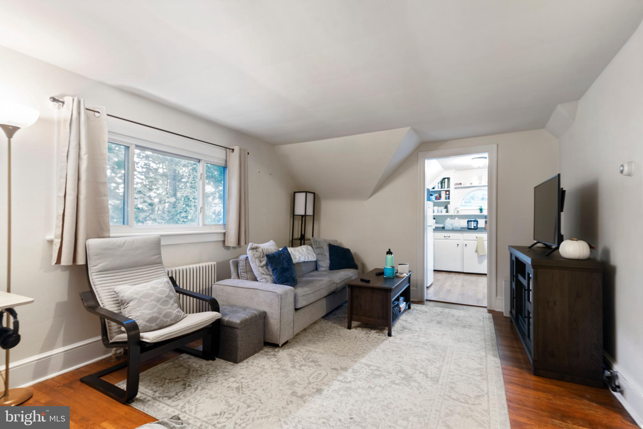 2113 Keith Road Abington, PA 19001 - Photo 3 of 26