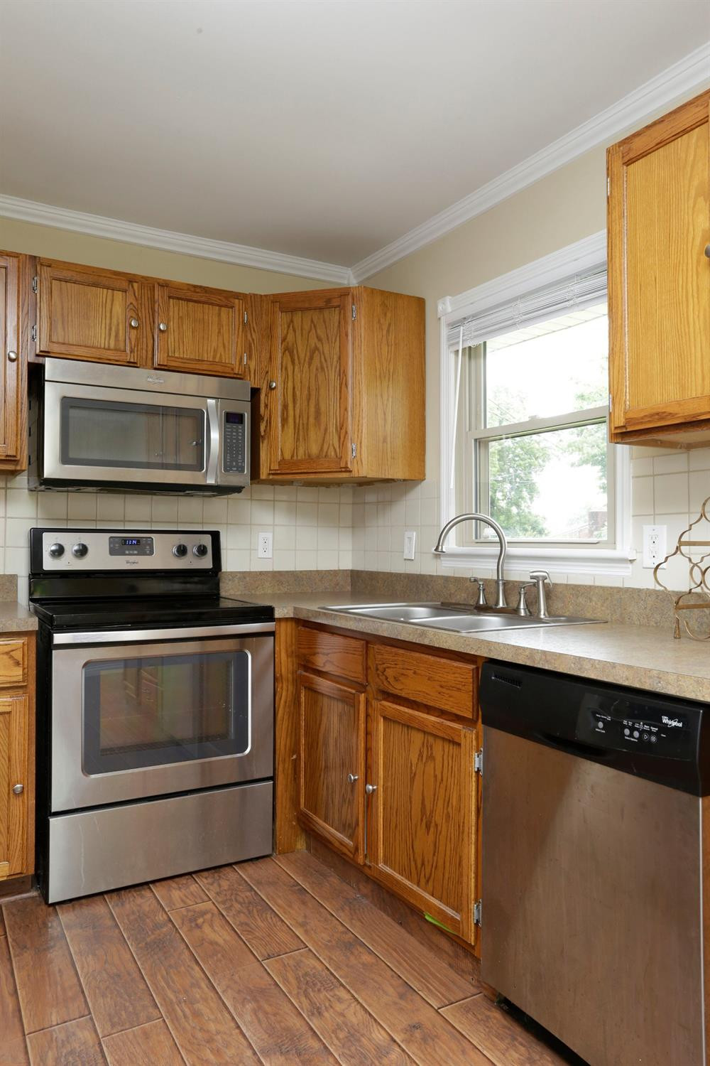 687 Eden Road Lexington, KY 40505 - Photo 7 of 23 Listing Photo