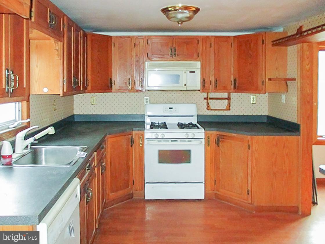 416 Angelow Road Berlin, NJ 08009 - Photo 9 of 23