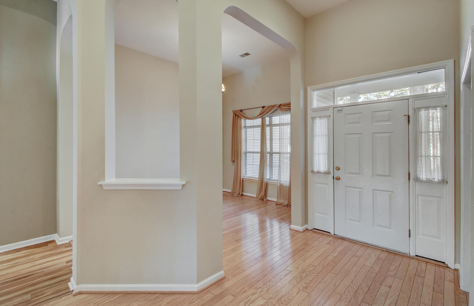 539 Pointe Of Oaks Road Summerville, SC 29485 - Photo 8 of 42 8