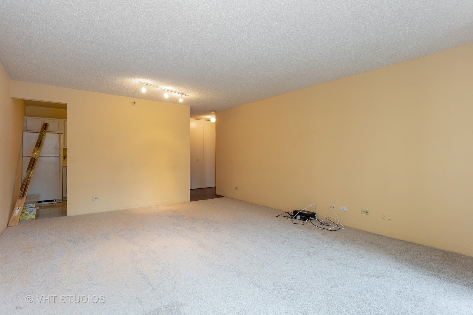 200 North Dearborn Street, Unit 2307 Chicago, IL 60601 - Photo 5 of 10