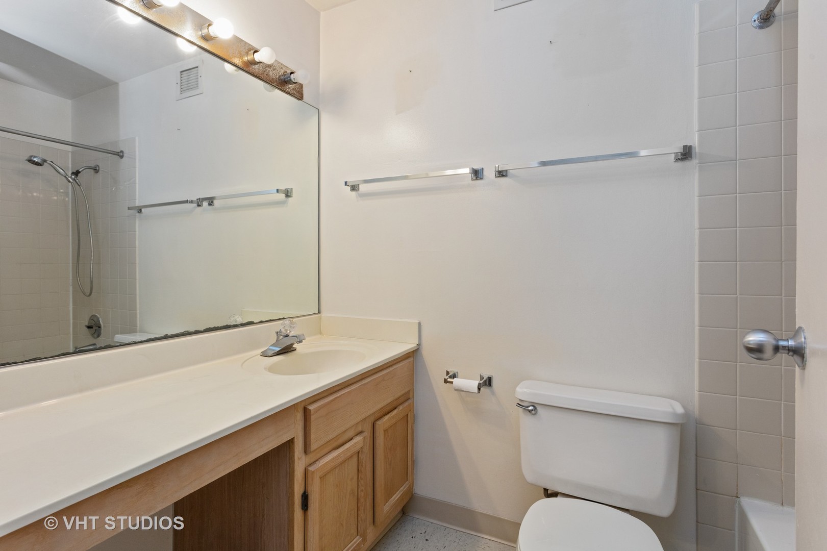 200 North Dearborn Street, Unit 2307 Chicago, IL 60601 - Photo 9 of 10