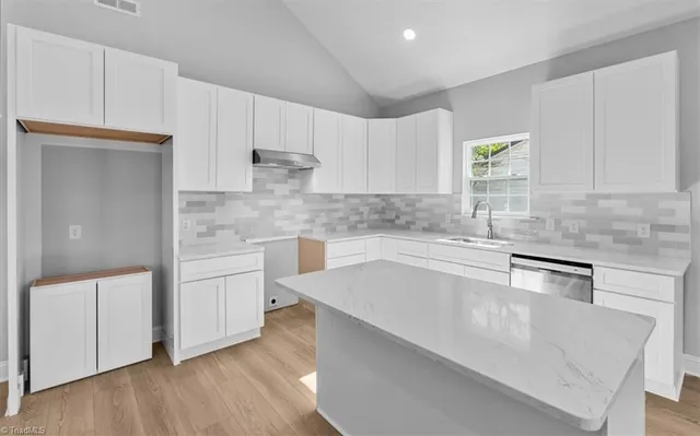 $325,000 | 402 Foy Avenue, Lexington, NC 27292