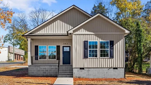$325,000 | 402 Foy Avenue, Lexington, NC 27292