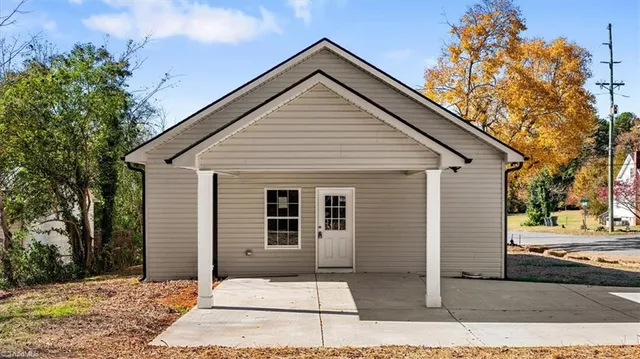 $325,000 | 402 Foy Avenue, Lexington, NC 27292