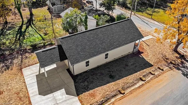 $325,000 | 402 Foy Avenue, Lexington, NC 27292