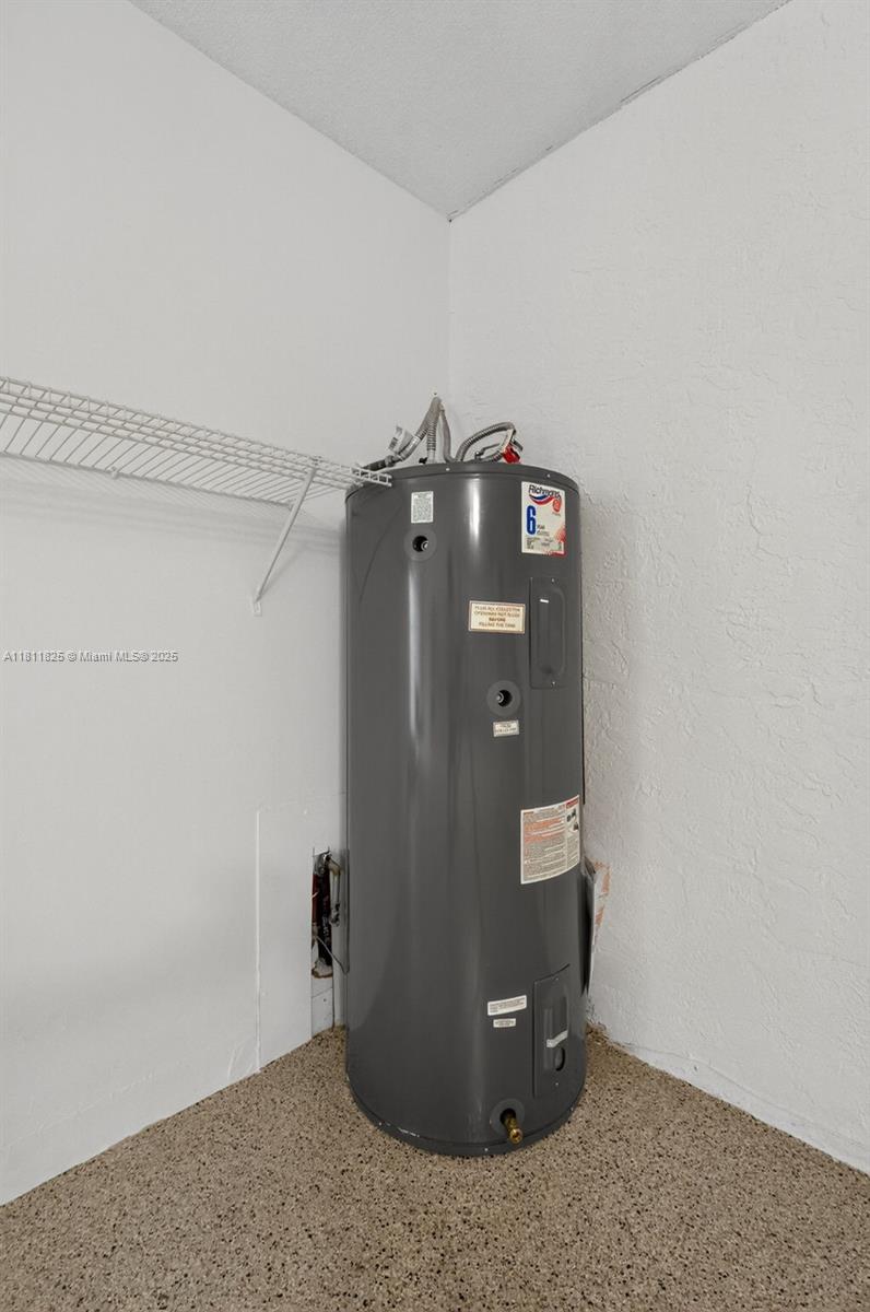 10160 Spyglass Way Boca Raton, FL 33498 - Photo 32 of 50 New Water Heater