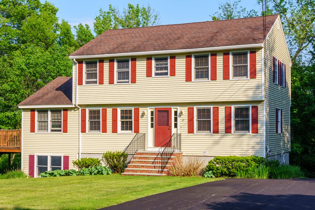 37 Brox Road Dracut, MA 01826 - Photo 1 of 27 Gallery Image 1